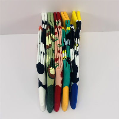 Mode sokken met op maat gemaakt cartoon voedsel fruit print en zweet-absorberend materiaal