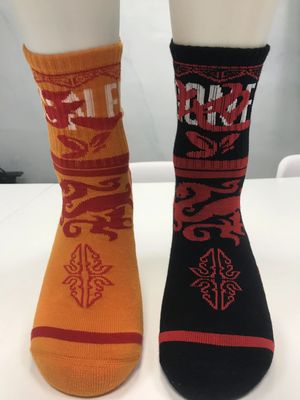 Regelmatige stijl luxe oranje sportieve sokken voor strekkend comfort en anti-slip voetbal