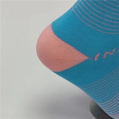 Custom kleurrijke mannen sokken Logo Positie Andere 80% gekamd katoen 17% polyamide 3% spandex