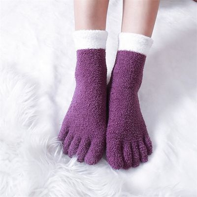 Anti-slip dames Coral Fleece Vijfvinger Winter dik Gezellig gestreepte Vijf tenen Dag sokken