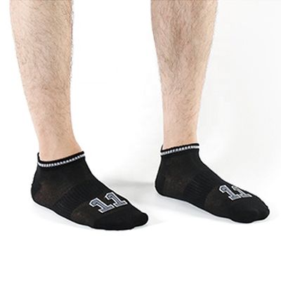 Custom Logo Non Slip Mensen Athletic enkel sokken in wit zwart dun katoen voor de zomer