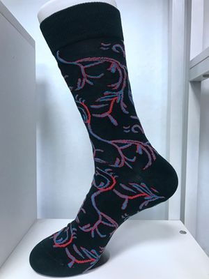Lange sokken voor mannen gemaakt van 5% spandex en met kleurrijk ontwerp
