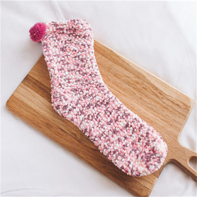 Anti-slip schoonheid sokken winterslaap warm pluizig koraalveen kleurrijke bal dot voor vrouwen
