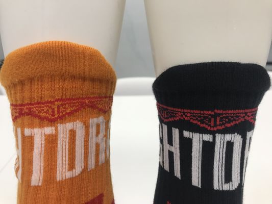 Multicolore gedrukte ademende katoenen sport sokken met normale stijl en kussen