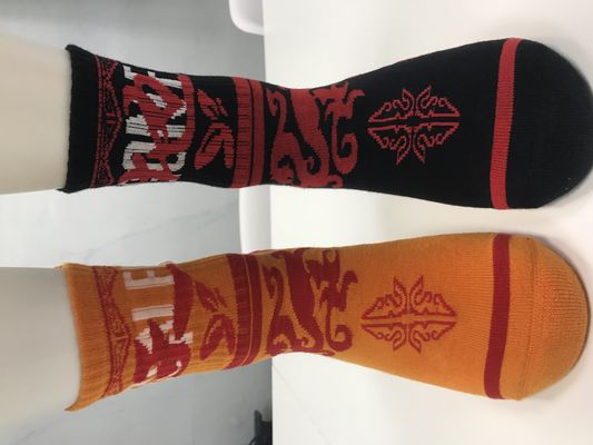 Multicolore gedrukte ademende katoenen sport sokken met normale stijl en kussen