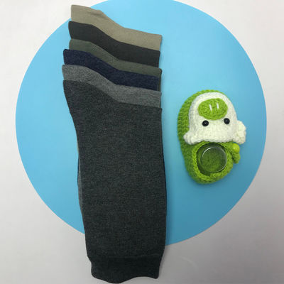Aanpasbare zwarte mannetjes sokken Duurzame bamboevezels en comfortabel ontwerp