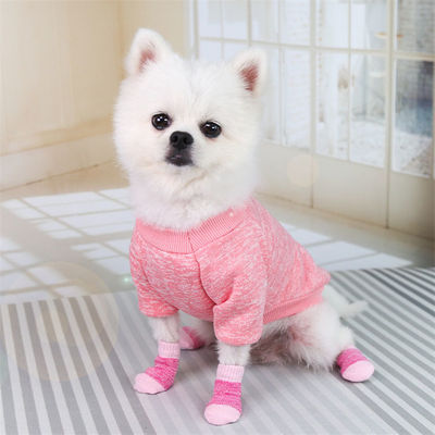 Blijf modieus en comfortabel met deze roze/blauwe hondensokken winterseizoen must-have