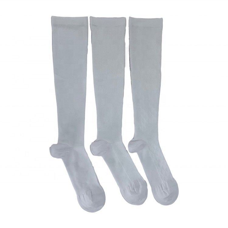 Normale stijl Witte compressie lange sport sokken Cartoon knie hoog sokken voor kinderen